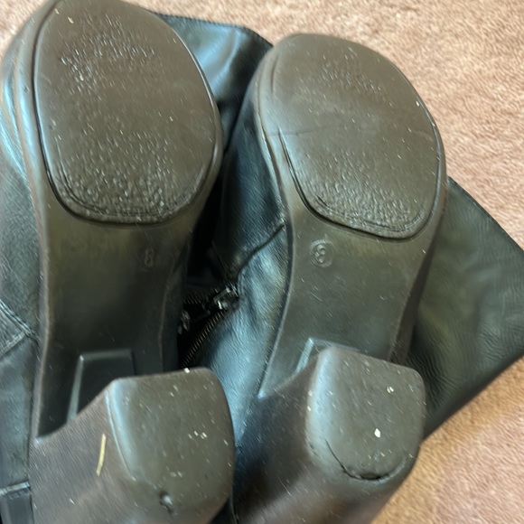 Refresh black leather boots size 8 - Picture 4 of 4